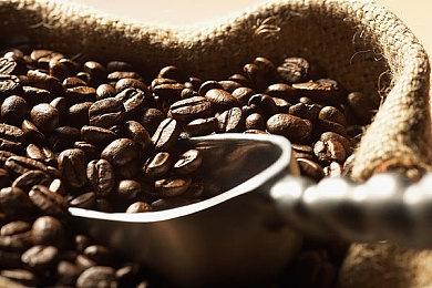 《FF7核心危机 再融合》介于复刻与重制版之间